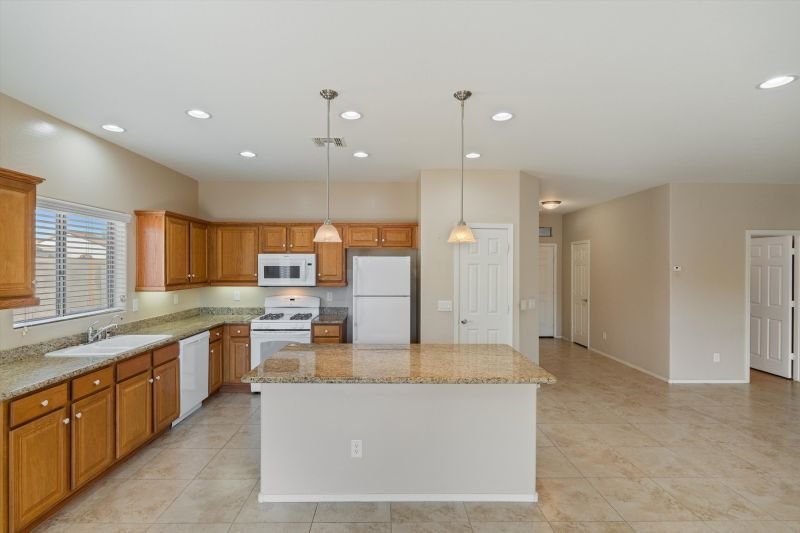 16397 W Cameron Dr photo 4